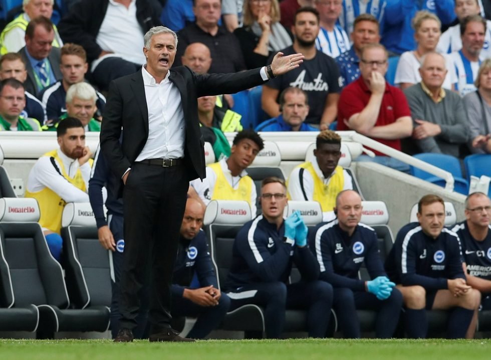 Former Manchester United star defends Jose Mourinho