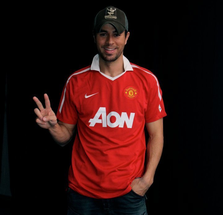 Top 10 Famous Manchester United Fans Enrique Iglesias