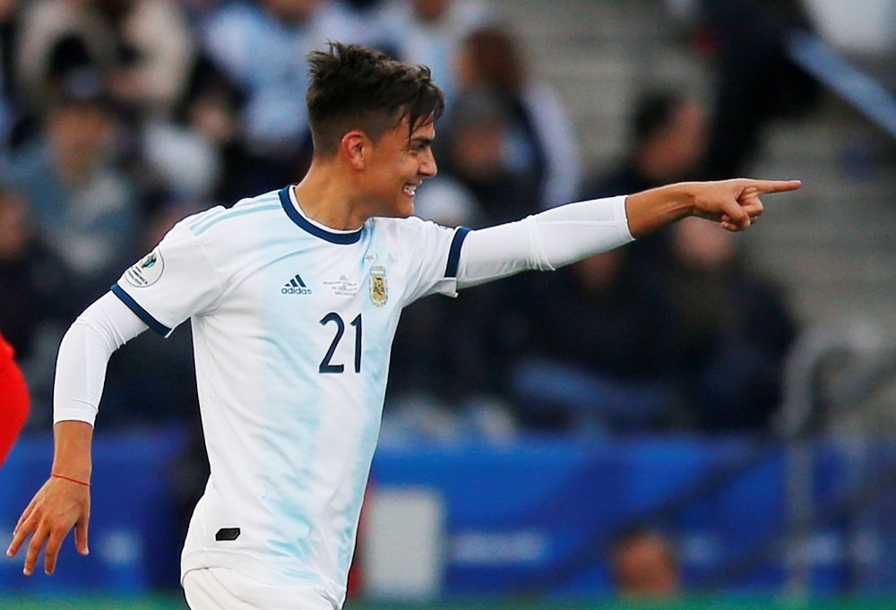 Manchester United should not sign Paulo Dybala