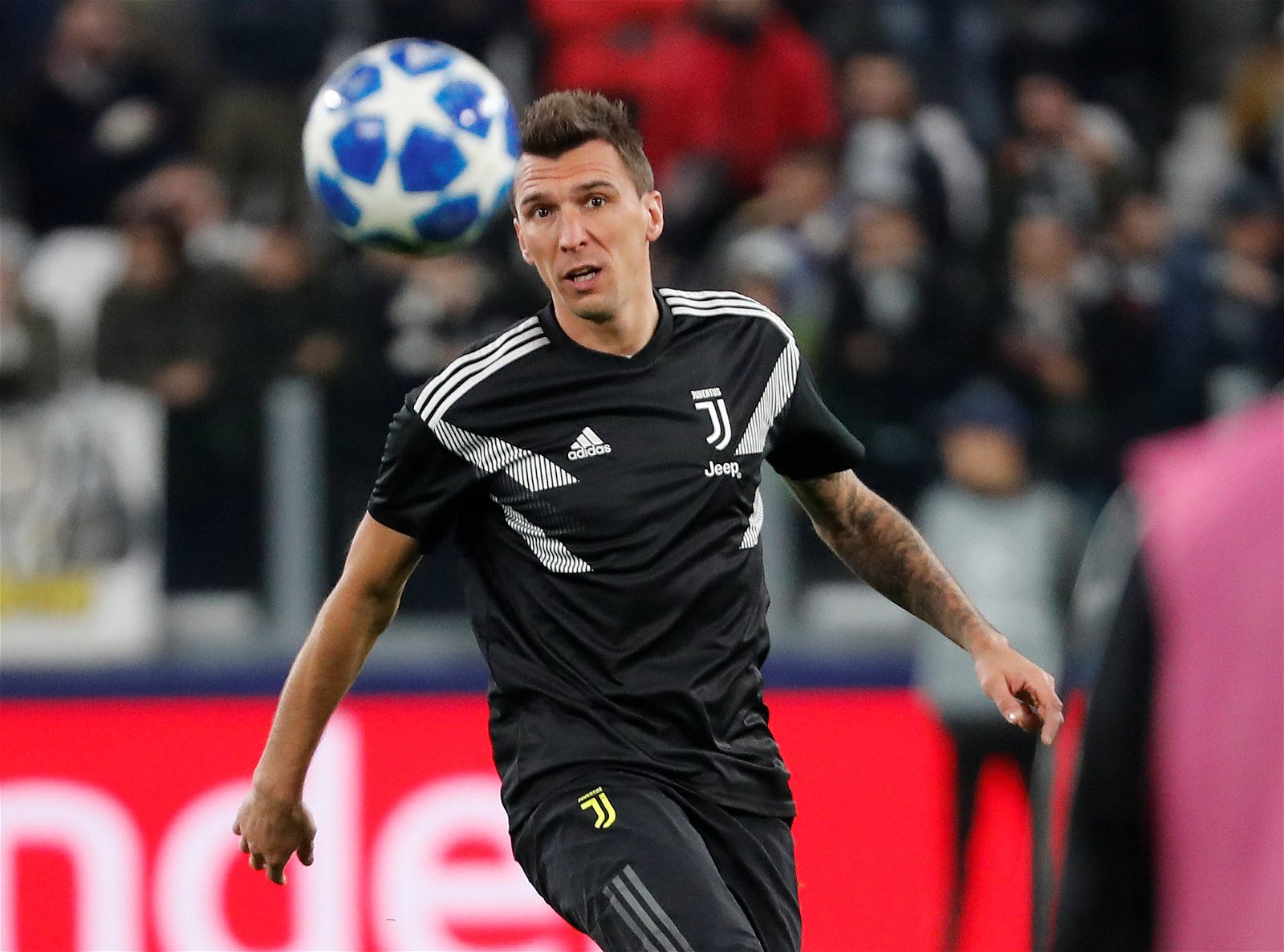 Manchester United have verbal agreement with Juventus to sign Mario Mandzukic