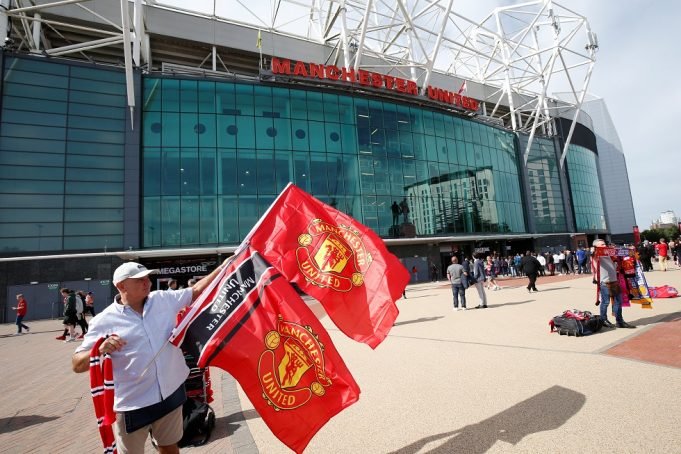 Manchester United raises loan for transfers