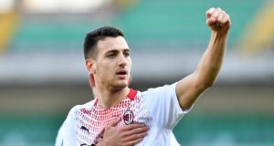 Diogo Dalot's father gives an update on his son's future at Man United