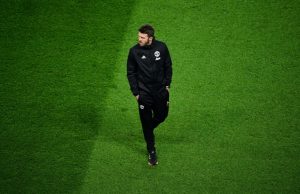 Eddie Howe wants Manchester United job as pressure builds on Carrick Alan Shearer lauds Carrick for doing a fantastic job at Man United