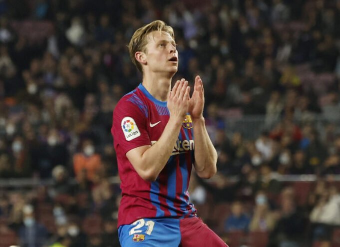 Frenkie de Jong upset with his agent over United move