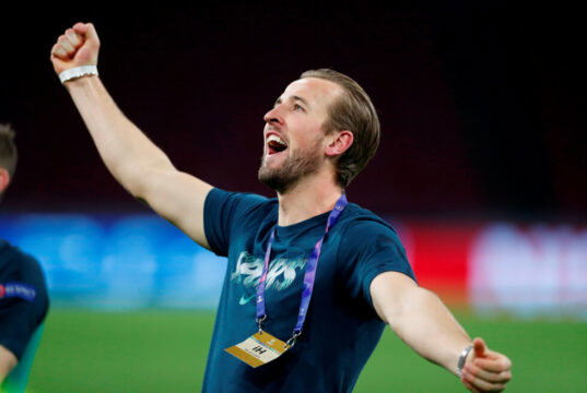 Harry Kane told to join Man United next summer