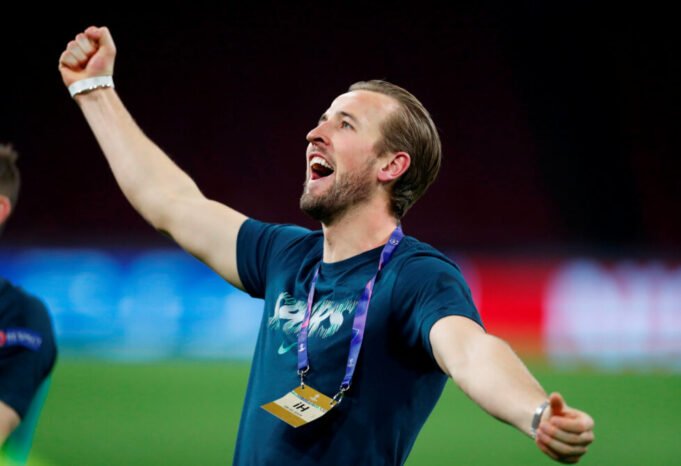 Harry Kane told to join Man United next summer
