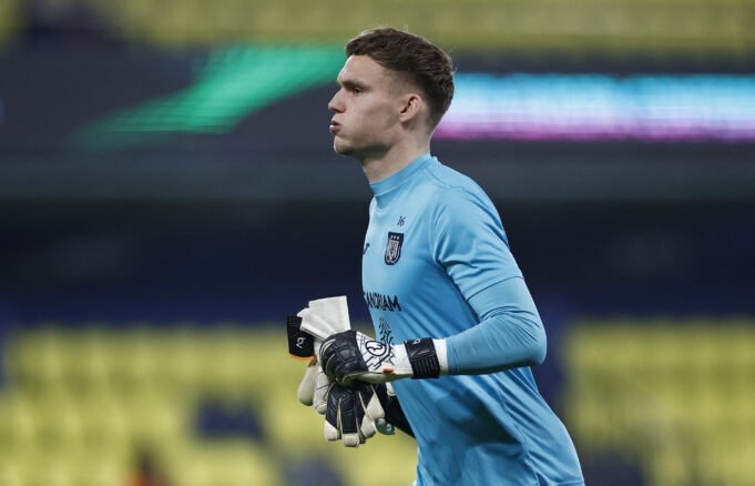 Man United plotting a move for Dutch goalkeeper this summer