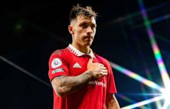 Wayne Rooney accuses Lisandro Martinez of disrespecting teammates in explosive post-match interview Lisandro MartÃnez